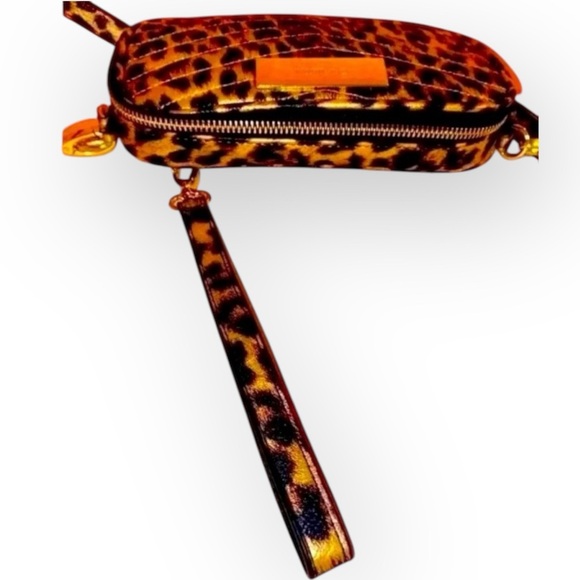 Steve Madden Cheetah Print Ladies Crossbody Bag w/ Adjustable & Removable Strap - Picture 5 of 7